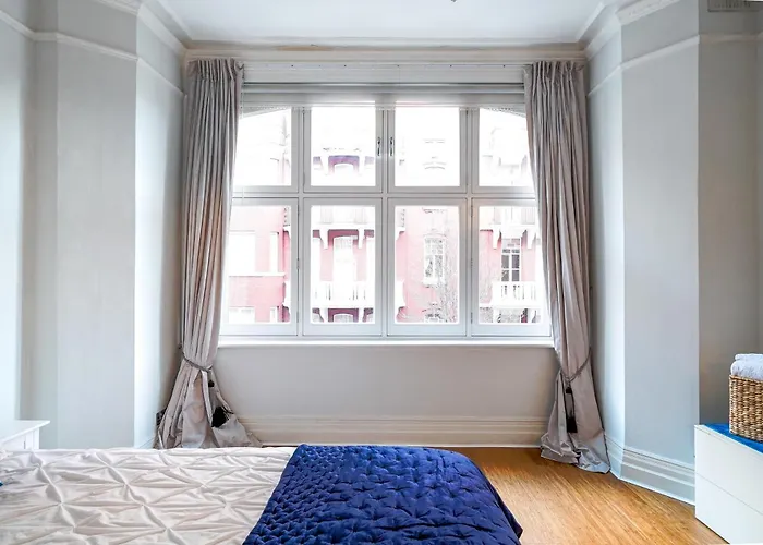 Elegant Bright Central London Flat - Sleeps 5